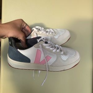 Veja x Madewell leather v10 lace up sneakers